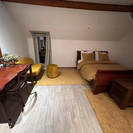Дом отдыха House 2 Bedroom 2 Bathroom Chateau Saintonge Le Chevain